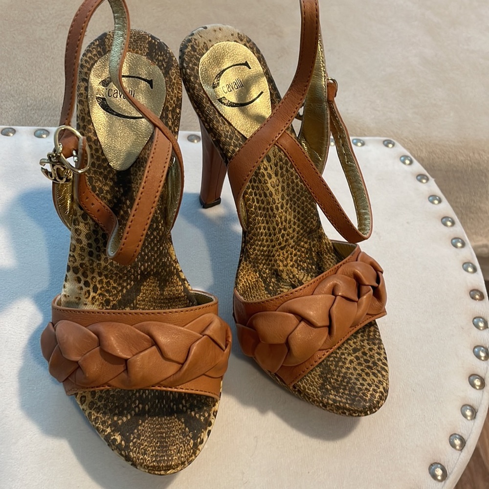 ✨🤎Just cavalli leather braided heel✨✨